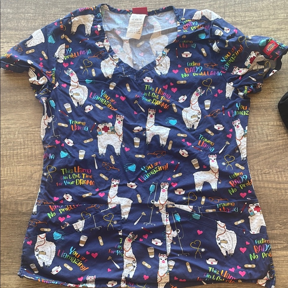 Llama Print Scrub Top